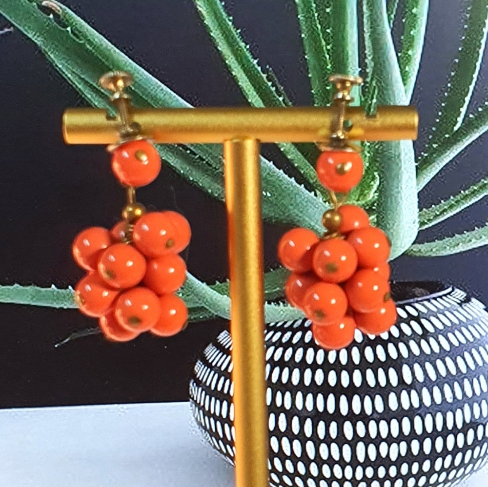 VIntage Orange Screw Back Antique Gold Earings